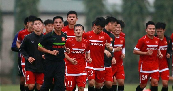 Tổng hợp V-League 24/3: Hữu Thắng tin dùng cầu thủ HAGL và SLNA